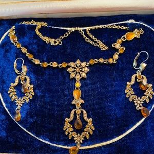 Indian Necklace & Earrings Set